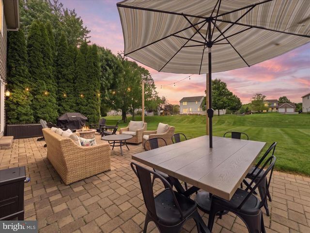384 LEEDY WAY E, Chambersburg, PA 17202