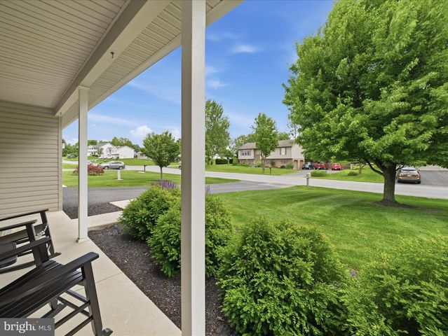 384 LEEDY WAY E, Chambersburg, PA 17202