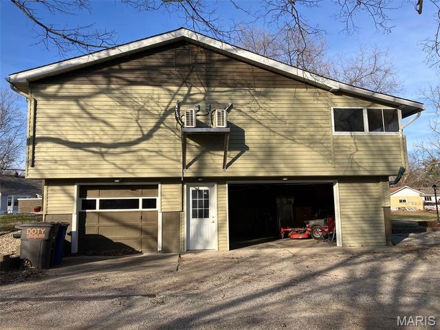 920 E Beaumont Avenue, Greenville, IL 62246