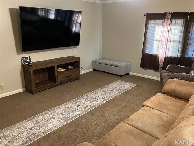 920 E Beaumont Avenue, Greenville, IL 62246