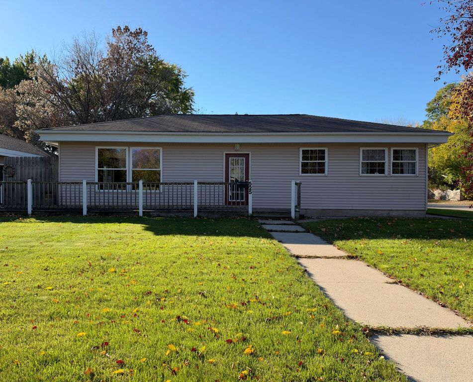 525 State Avenue N, Thief River Falls, MN 56701 — exterior