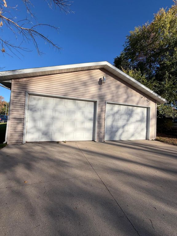525 State Avenue N, Thief River Falls, MN 56701 — photo 2