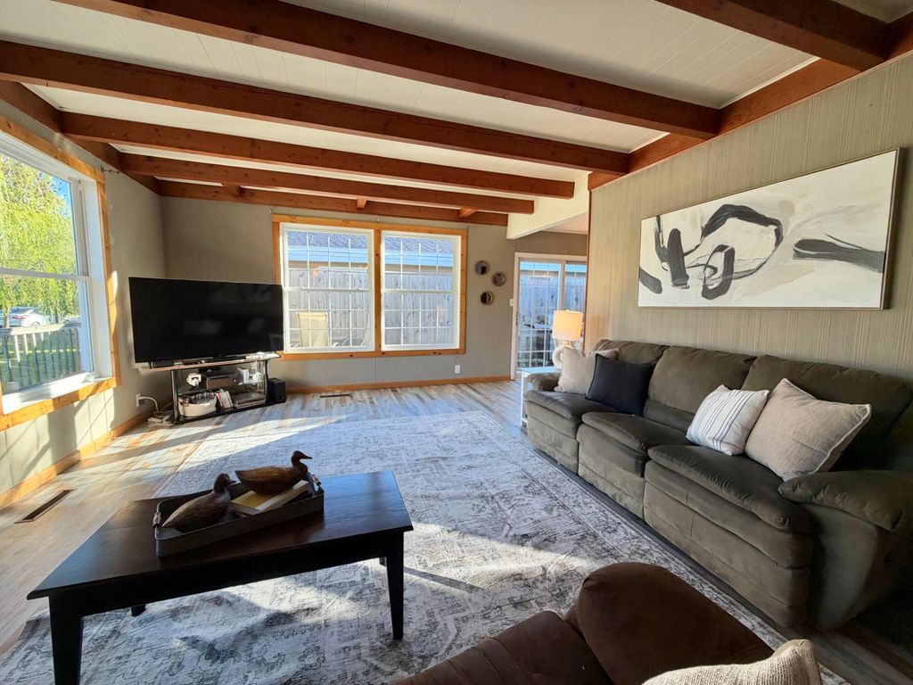 525 State Avenue N, Thief River Falls, MN 56701 — photo 4