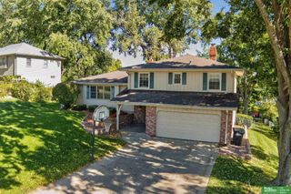 827 S 121st Street, Omaha, NE 68154