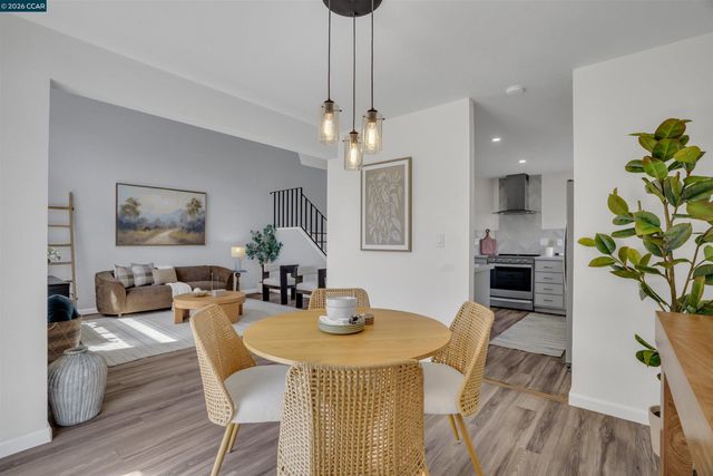 413 Dohrmann Ln, Pinole, CA 94564