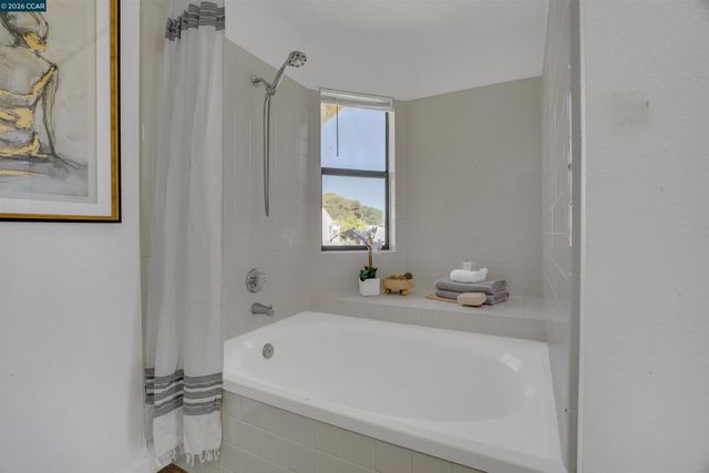 413 Dohrmann Ln, Pinole, CA 94564