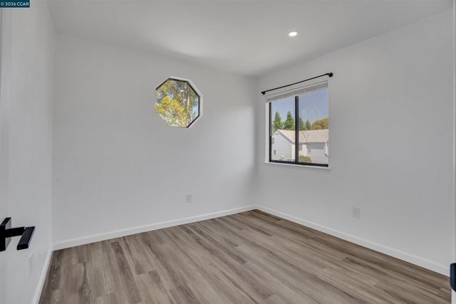 413 Dohrmann Ln, Pinole, CA 94564