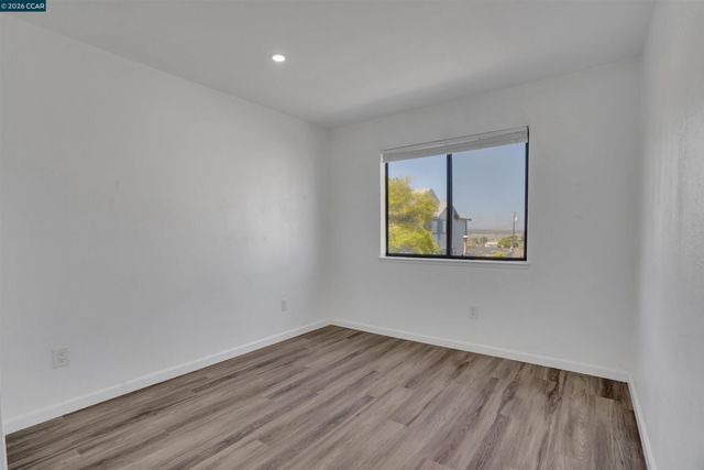 413 Dohrmann Ln, Pinole, CA 94564