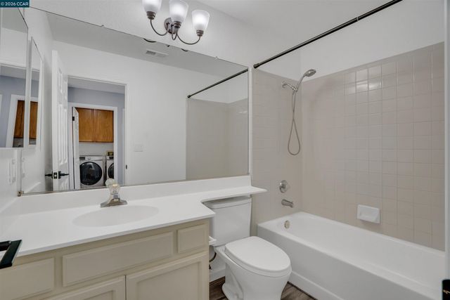 413 Dohrmann Ln, Pinole, CA 94564