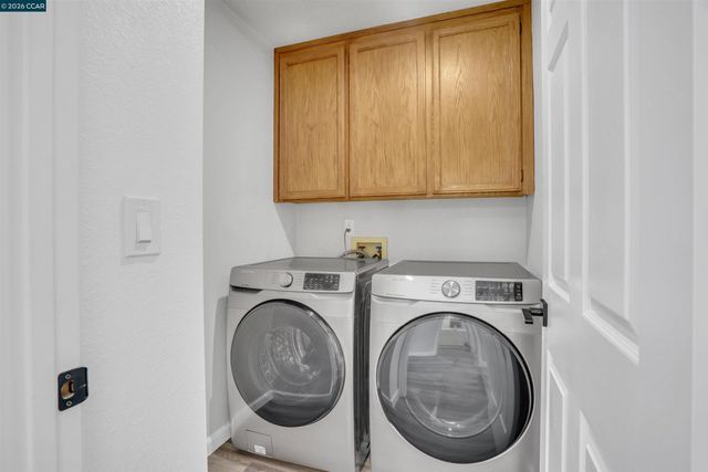 413 Dohrmann Ln, Pinole, CA 94564