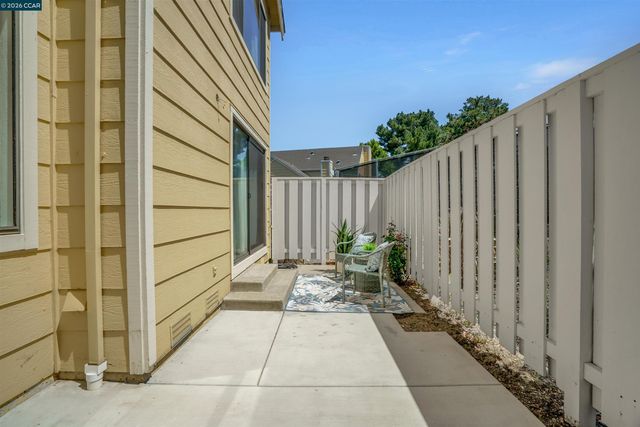 413 Dohrmann Ln, Pinole, CA 94564