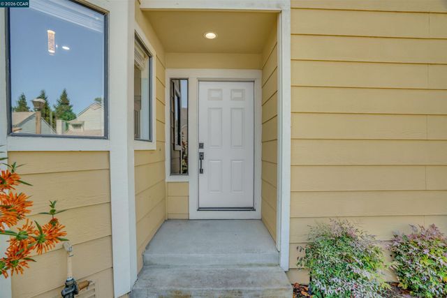 413 Dohrmann Ln, Pinole, CA 94564