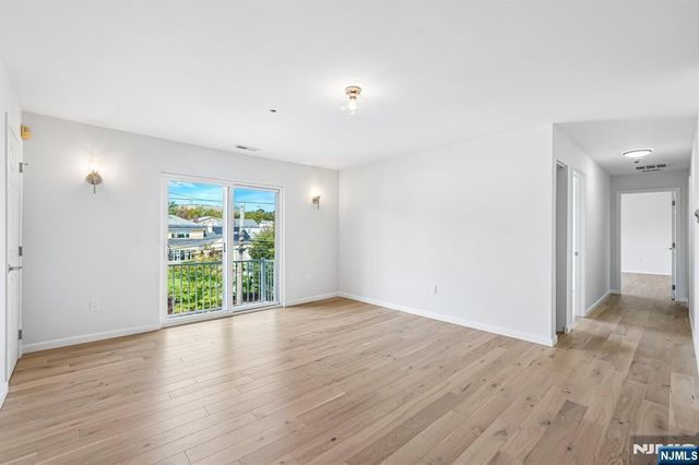 300 Schuyler Avenue 16, Kearny, NJ 07032