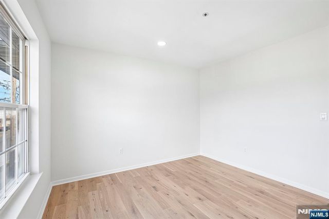 300 Schuyler Avenue 16, Kearny, NJ 07032