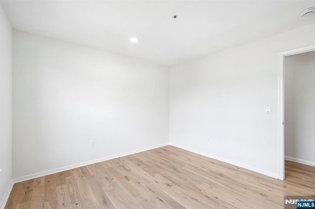 300 Schuyler Avenue 16, Kearny, NJ 07032