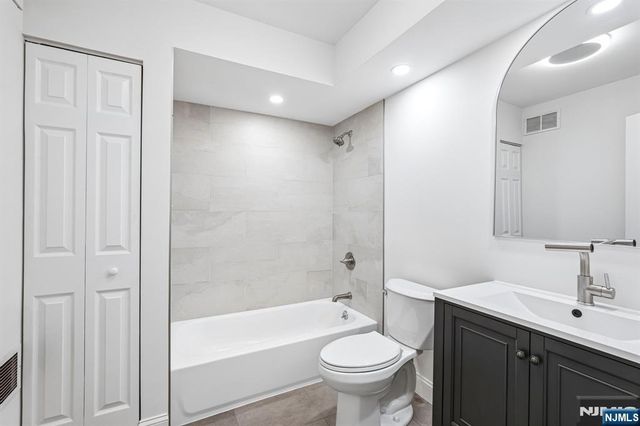 300 Schuyler Avenue 16, Kearny, NJ 07032