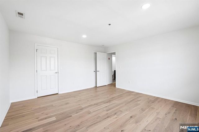 300 Schuyler Avenue 16, Kearny, NJ 07032