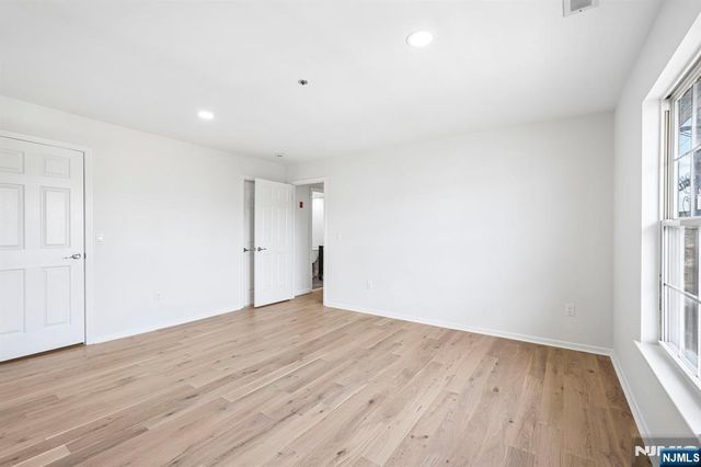 300 Schuyler Avenue 16, Kearny, NJ 07032