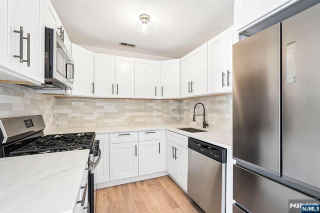 300 Schuyler Avenue 16, Kearny, NJ 07032
