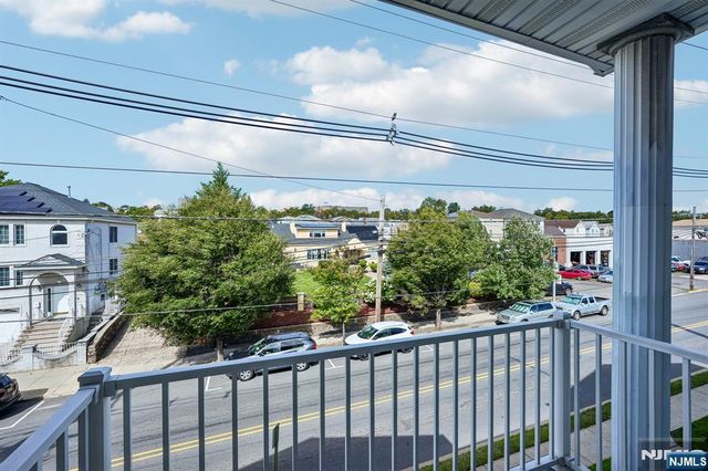 300 Schuyler Avenue 16, Kearny, NJ 07032