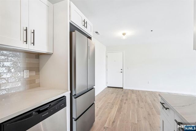 300 Schuyler Avenue 16, Kearny, NJ 07032