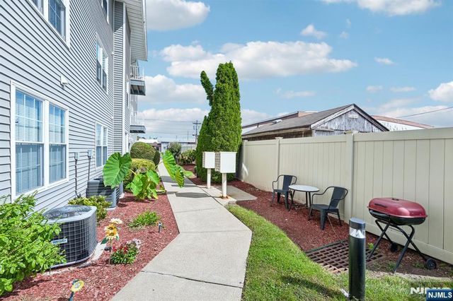 300 Schuyler Avenue 16, Kearny, NJ 07032