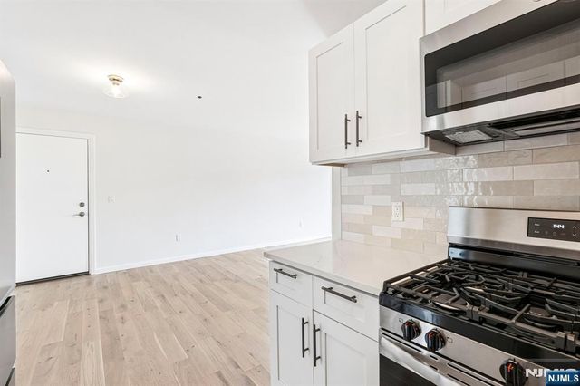 300 Schuyler Avenue 16, Kearny, NJ 07032