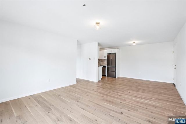 300 Schuyler Avenue 16, Kearny, NJ 07032