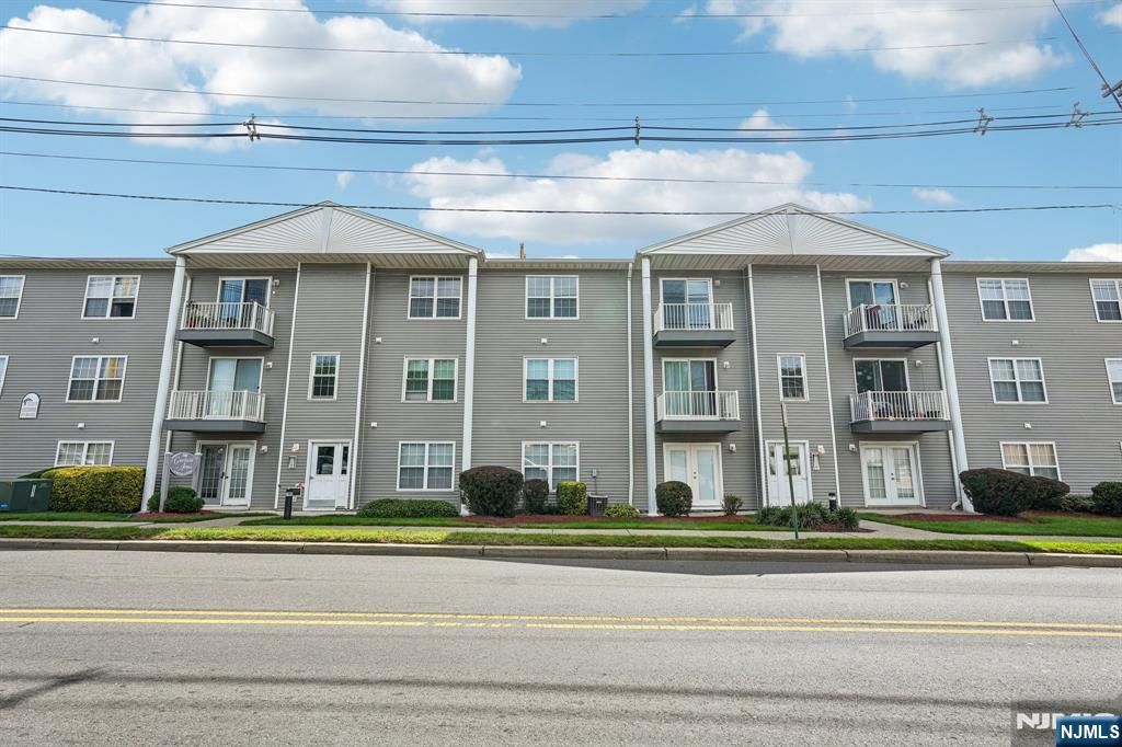 300 Schuyler Avenue 16, Kearny, NJ 07032