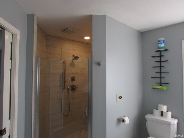 1401 Sanders Drive, Auburn, IN 46706