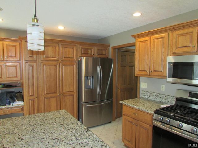 1401 Sanders Drive, Auburn, IN 46706