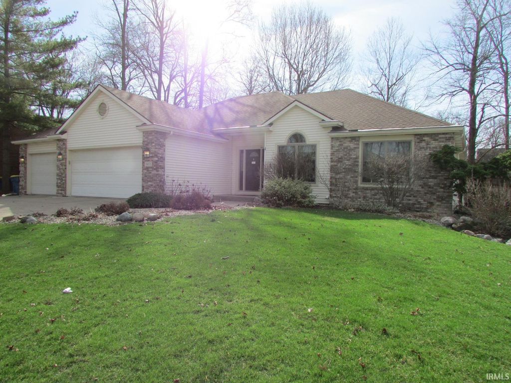 1401 Sanders Drive, Auburn, IN 46706