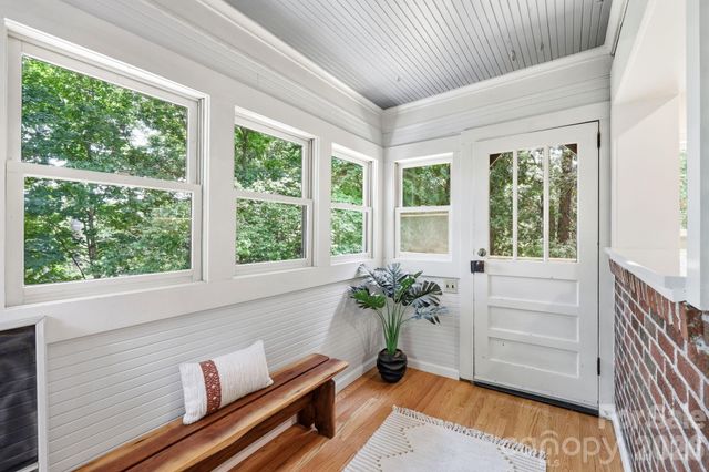 23 Warwick Place, Asheville, NC 28804