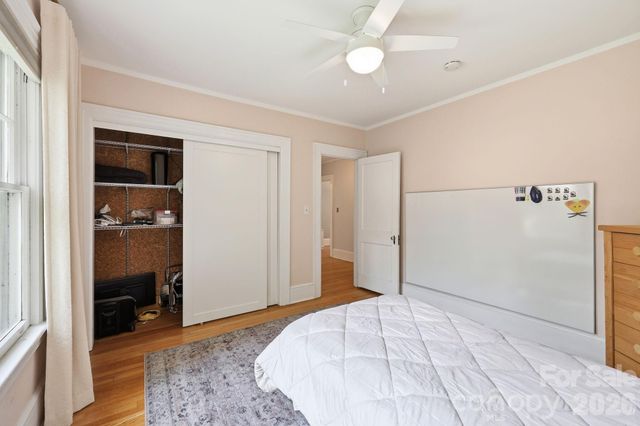23 Warwick Place, Asheville, NC 28804
