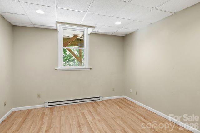23 Warwick Place, Asheville, NC 28804