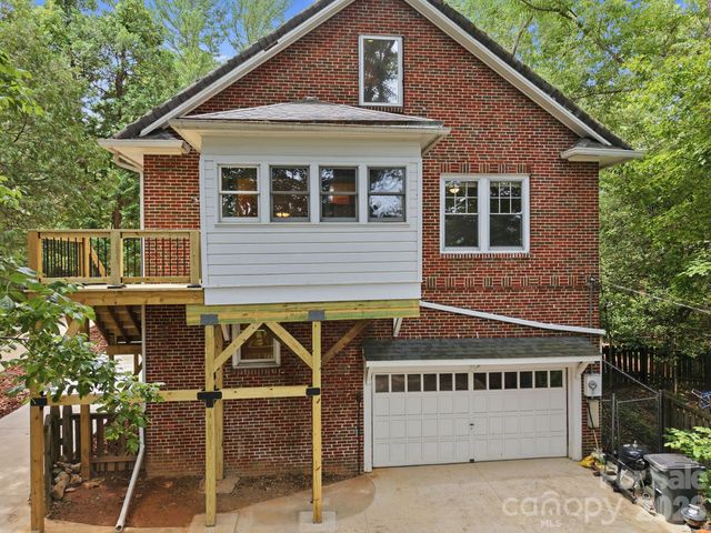 23 Warwick Place, Asheville, NC 28804