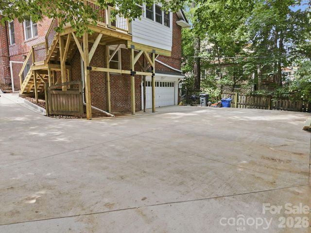 23 Warwick Place, Asheville, NC 28804