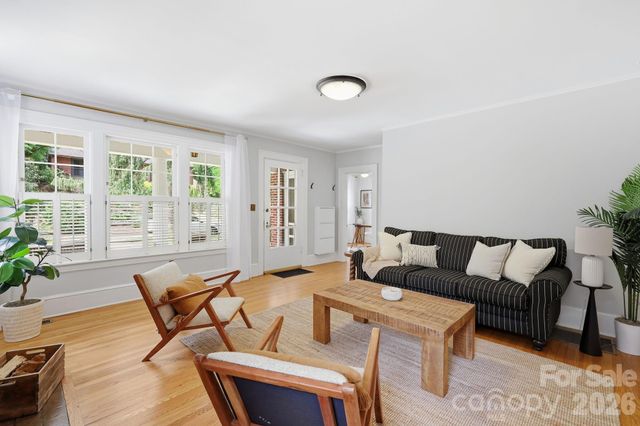 23 Warwick Place, Asheville, NC 28804