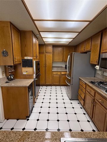27729 Sutters Pointe, Saugus, CA 91350