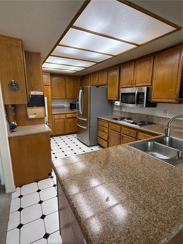 27729 Sutters Pointe, Saugus, CA 91350