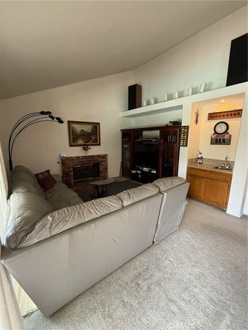 27729 Sutters Pointe, Saugus, CA 91350