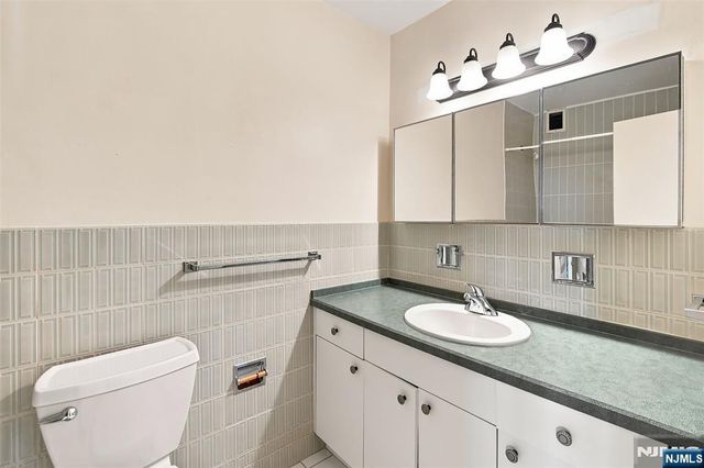 280 Prospect Avenue 9B, Hackensack, NJ 07601