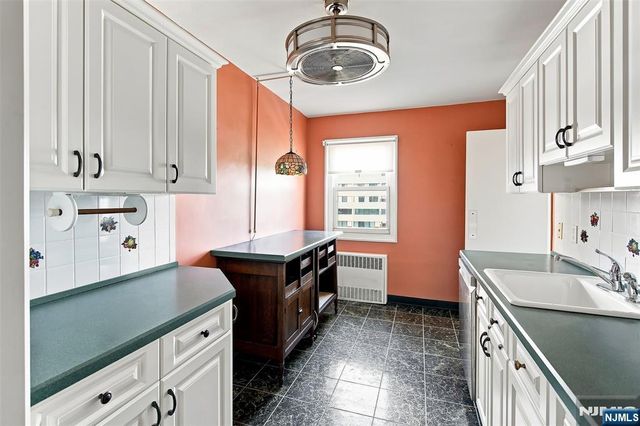 280 Prospect Avenue 9B, Hackensack, NJ 07601