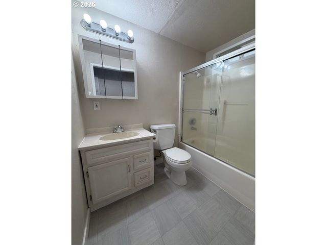 2260 ORR Ln, Eugene, OR 97405