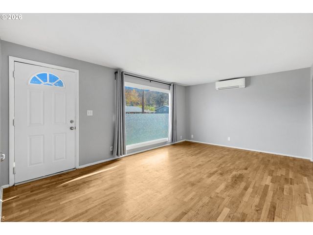 2260 ORR Ln, Eugene, OR 97405