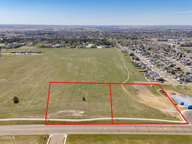000 21st Street E, Dickinson, ND 58601 property photo