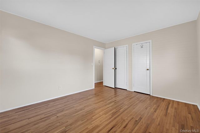 31 Broadway, New Hyde Park, NY 11040