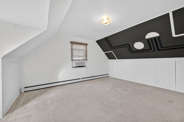 31 Broadway, New Hyde Park, NY 11040
