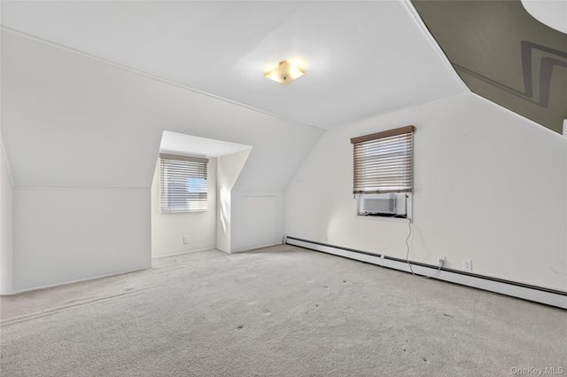 31 Broadway, New Hyde Park, NY 11040