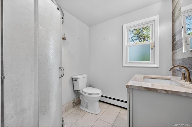 31 Broadway, New Hyde Park, NY 11040